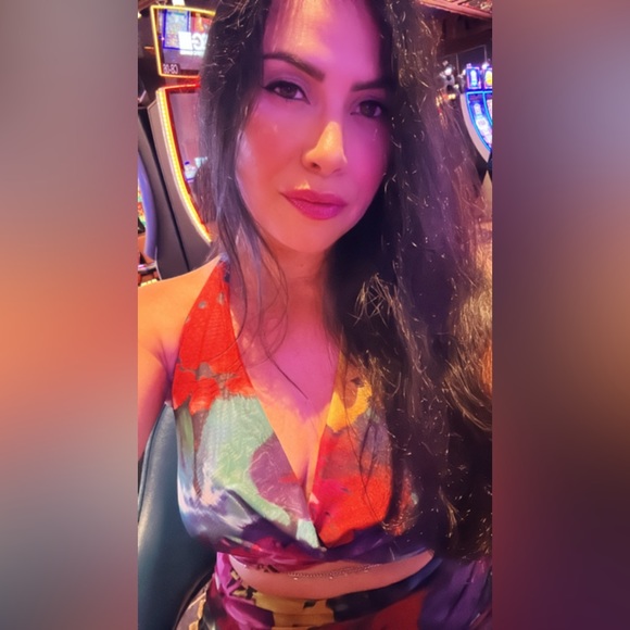 Sold on Revolve - Picture 3 of 5